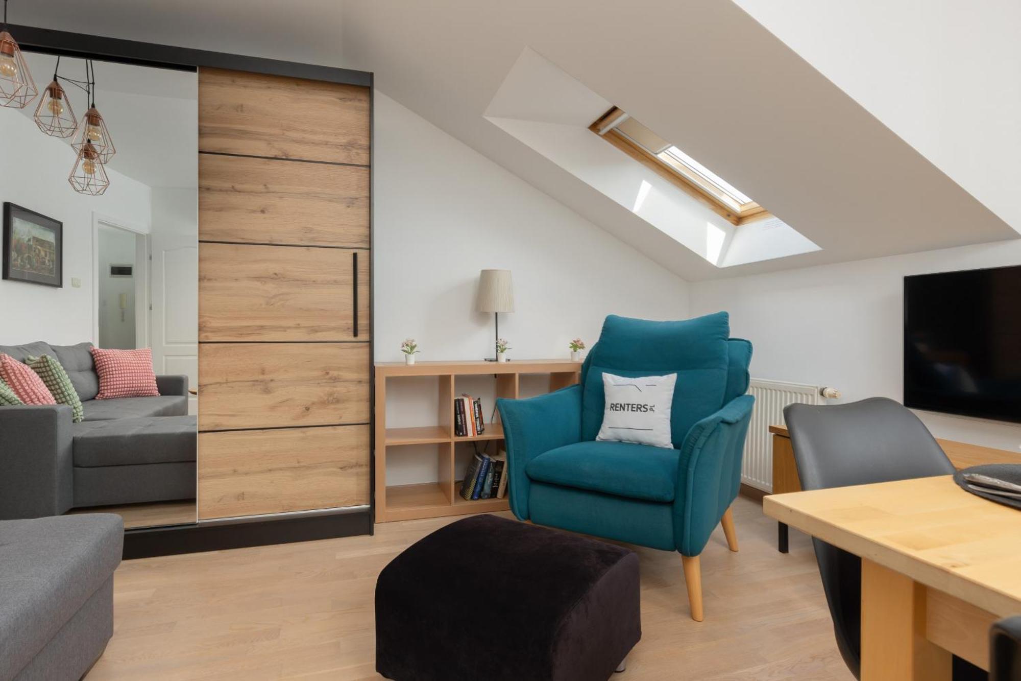 Family In With 3 Bedrooms & Ac Near Metro Stoklosy By Renters Apartament Warszawa