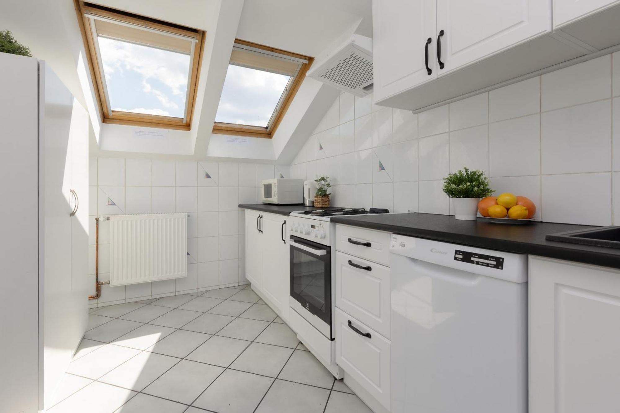 Family In With 3 Bedrooms & Ac Near Metro Stoklosy By Renters * Warszawa