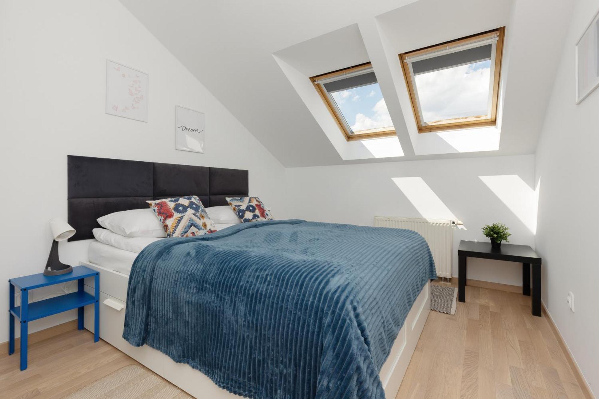 Family In With 3 Bedrooms & Ac Near Metro Stoklosy By Renters Apartament Warszawa
